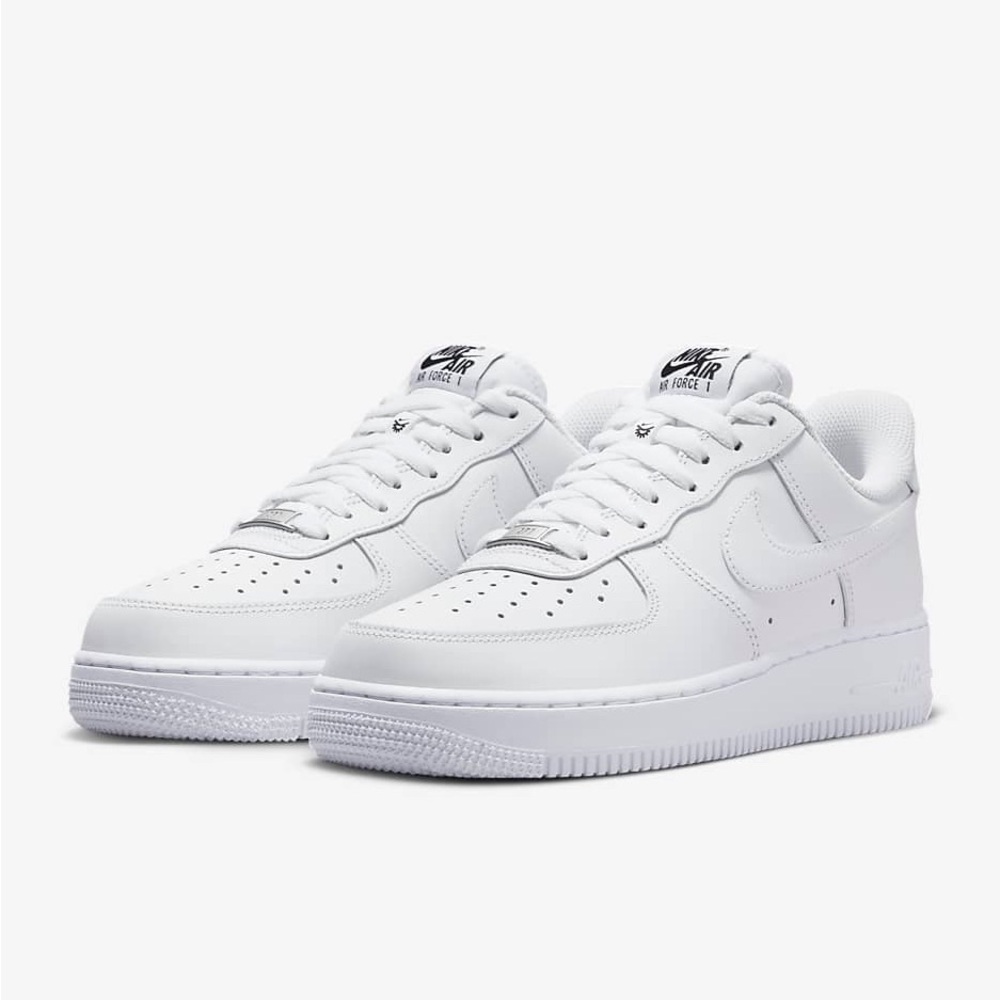 💕 Nike Air Force 1 Classic White Low-Top Sneakers 9.5M